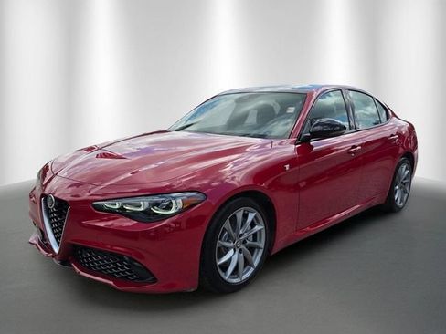Used 2024 Alfa Romeo Giulia Ti w/ Active Assist Plus Package RWD image 2