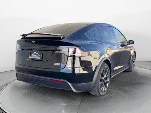 Used 2023 Tesla Model X Plaid image 8