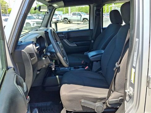 Used 2018 Jeep Wrangler Unlimited Sport AWD/4WD image 10