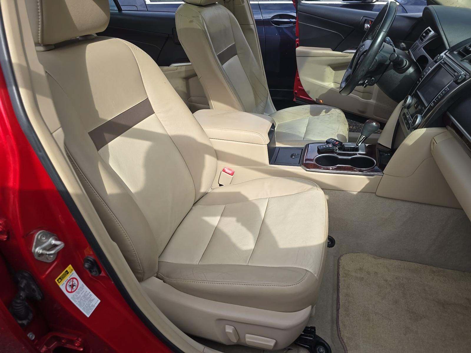 Used 2014 Toyota Camry XLE FWD image 6