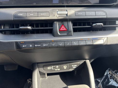 Used 2025 Kia K4 LXS image 24