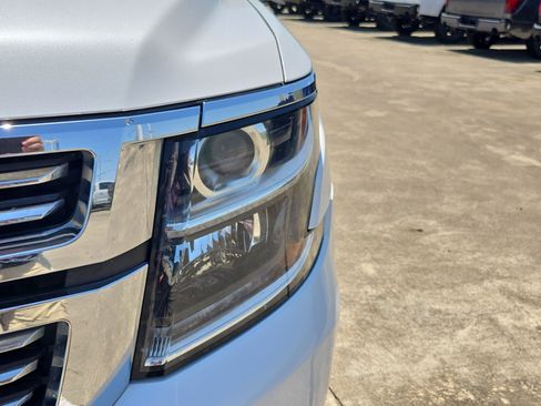 Used 2019 Chevrolet Suburban Premier RWD image 11