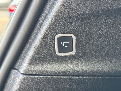 Used 2019 Chrysler Pacifica Touring-L w/ S Appearance Package FWD image 30