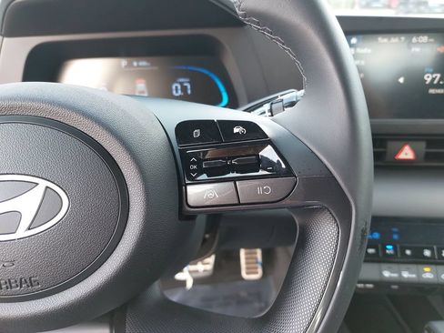 Certified 2025 Hyundai Elantra Sport FWD image 19