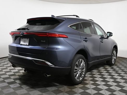 Used 2024 Toyota Venza XLE AWD/4WD image 11