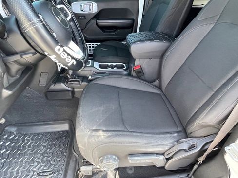 Used 2019 Jeep Wrangler Sport image 13