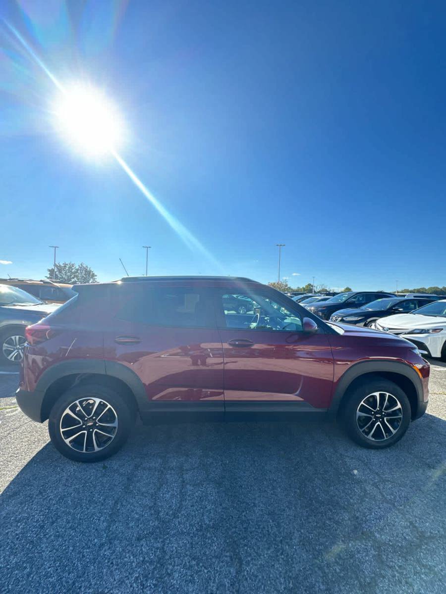 Used 2024 Chevrolet TrailBlazer LT w/ LT Cold Weather Package AWD/4WD image 16