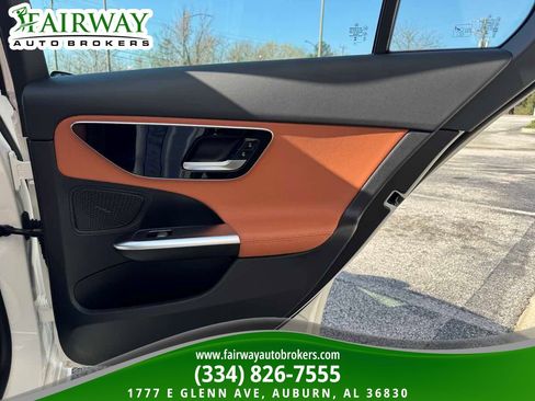 Used 2025 Mercedes-Benz C 300 4MATIC Sedan image 29