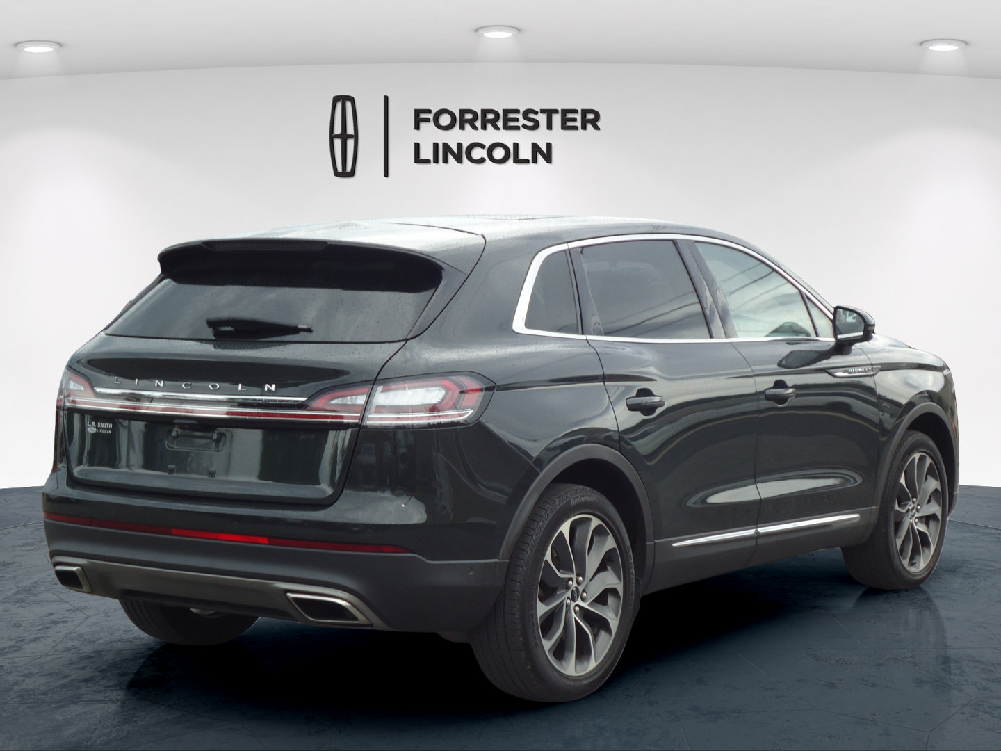 Used 2023 Lincoln Nautilus Reserve w/ Equipment Group 201A AWD/4WD image 3