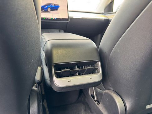 Used 2023 Tesla Model Y Long Range AWD/4WD image 17