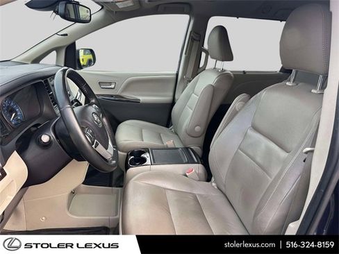 Used 2020 Toyota Sienna XLE image 15