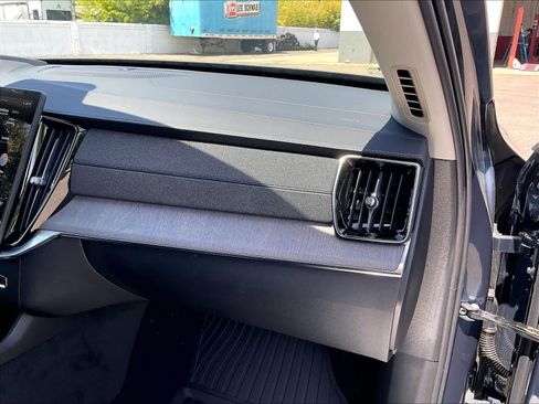 New 2026 Volvo XC90 T8 Ultra w/ Protection Package AWD/4WD image 29