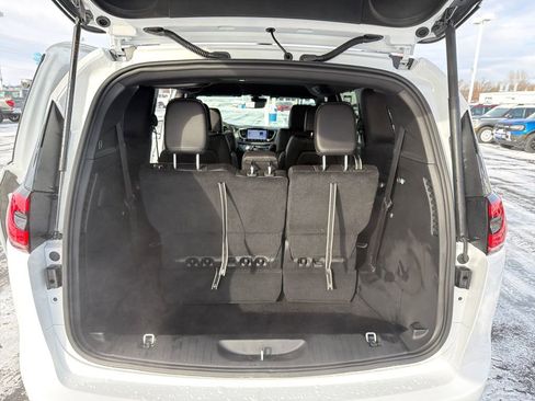 New 2026 Chrysler Pacifica Select w/ S Appearance Package image 21