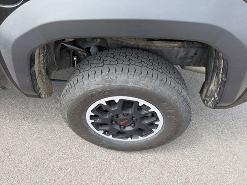 Used 2024 Toyota Tacoma TRD Off-Road image 20