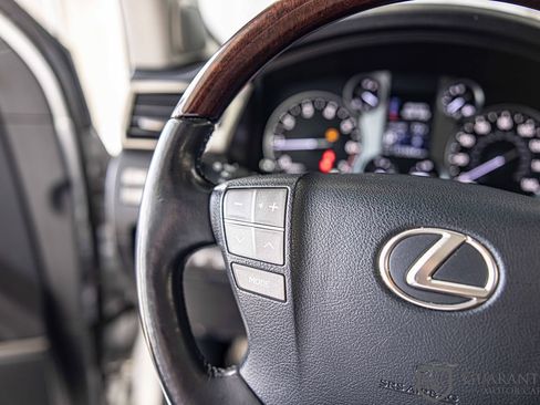 Used 2015 Lexus LX 570 4WD w/ Luxury Package image 26