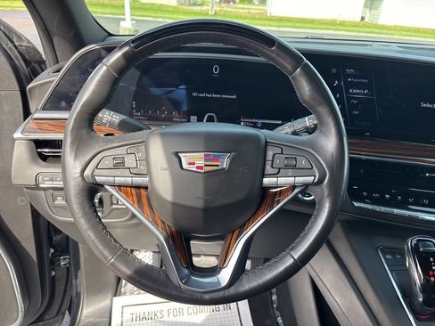 Used 2023 Cadillac Escalade Premium Luxury AWD/4WD image 15