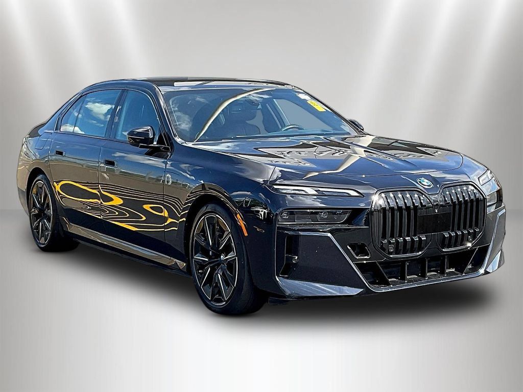 Used 2023 BMW i7 xDrive60 AWD/4WD image 3