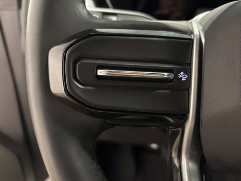 Used 2024 Chevrolet Colorado LT RWD image 15
