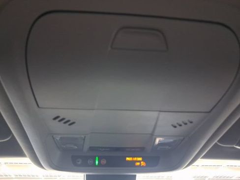 Used 2024 GMC Terrain SLE w/ Elevation Edition FWD image 36