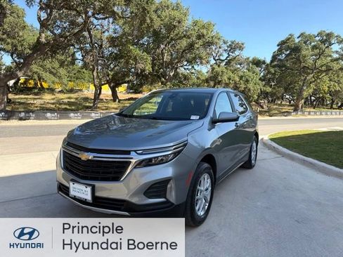 Used 2023 Chevrolet Equinox LT w/ Driver Convenience Package AWD/4WD image 2