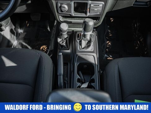 Used 2023 Jeep Gladiator Sport image 25