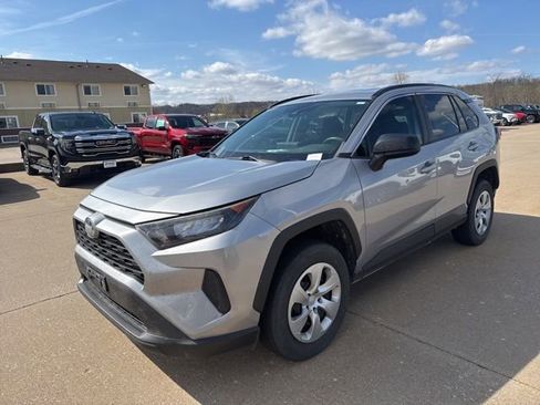 Used 2019 Toyota RAV4 LE image 7