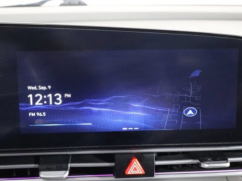 Used 2025 Hyundai Elantra SEL FWD image 30