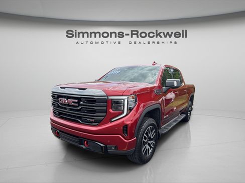 Used 2023 GMC Sierra 1500 AT4 w/ AT4 Preferred Package AWD/4WD image 1
