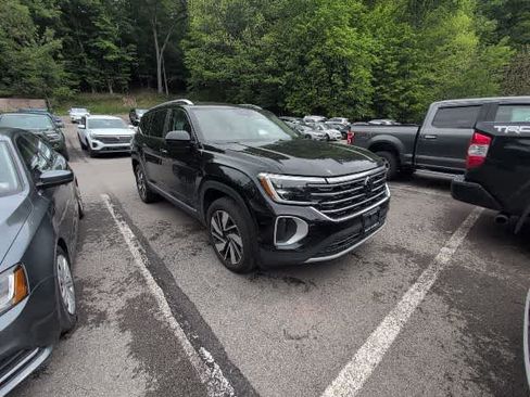 Used 2024 Volkswagen Atlas SEL AWD/4WD image 6