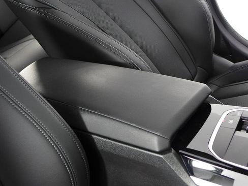 Used 2023 BMW 330i Sedan w/ Premium Package RWD image 16