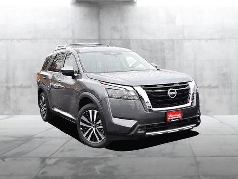 New 2025 Nissan Pathfinder Platinum image 2