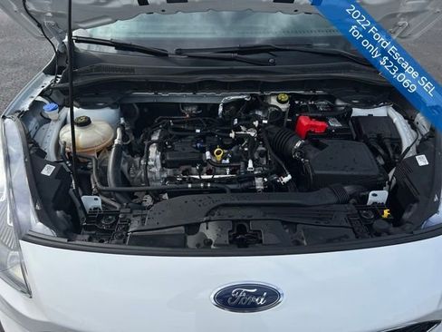 Used 2022 Ford Escape SEL image 17