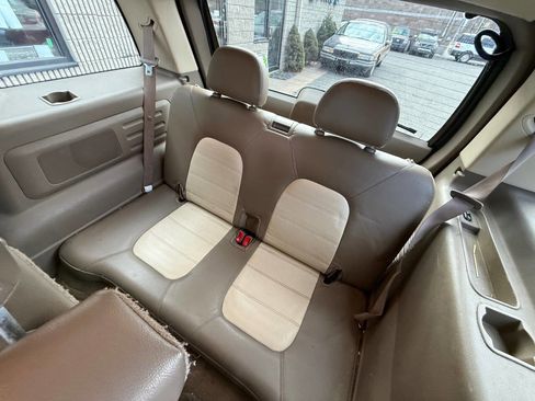 Used 2004 Ford Explorer Eddie Bauer image 11
