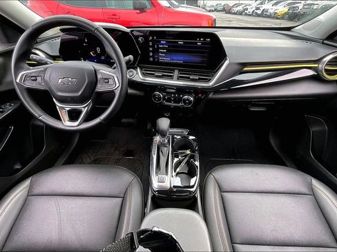 Used 2025 Chevrolet Trax ACTIV FWD image 7