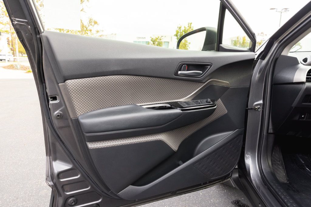 Certified 2020 Toyota C-HR Limited FWD image 13