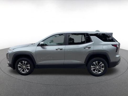 Used 2025 Chevrolet Equinox LT FWD image 9