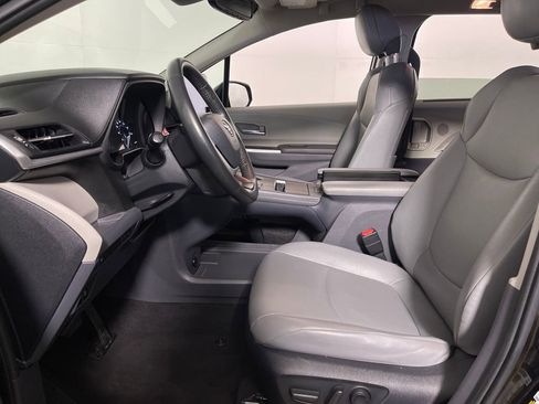 Certified 2023 Toyota Sienna XLE image 12