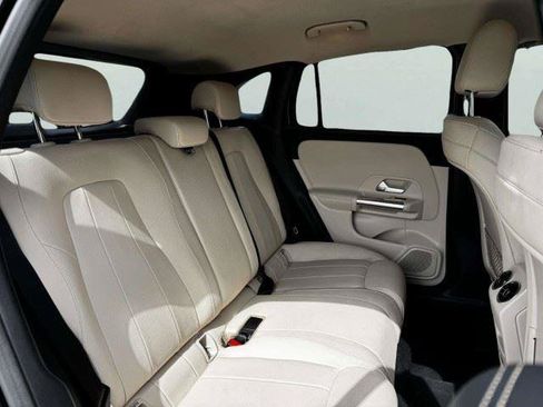Used 2021 Mercedes-Benz GLA 250 4MATIC w/ Premium Package image 46
