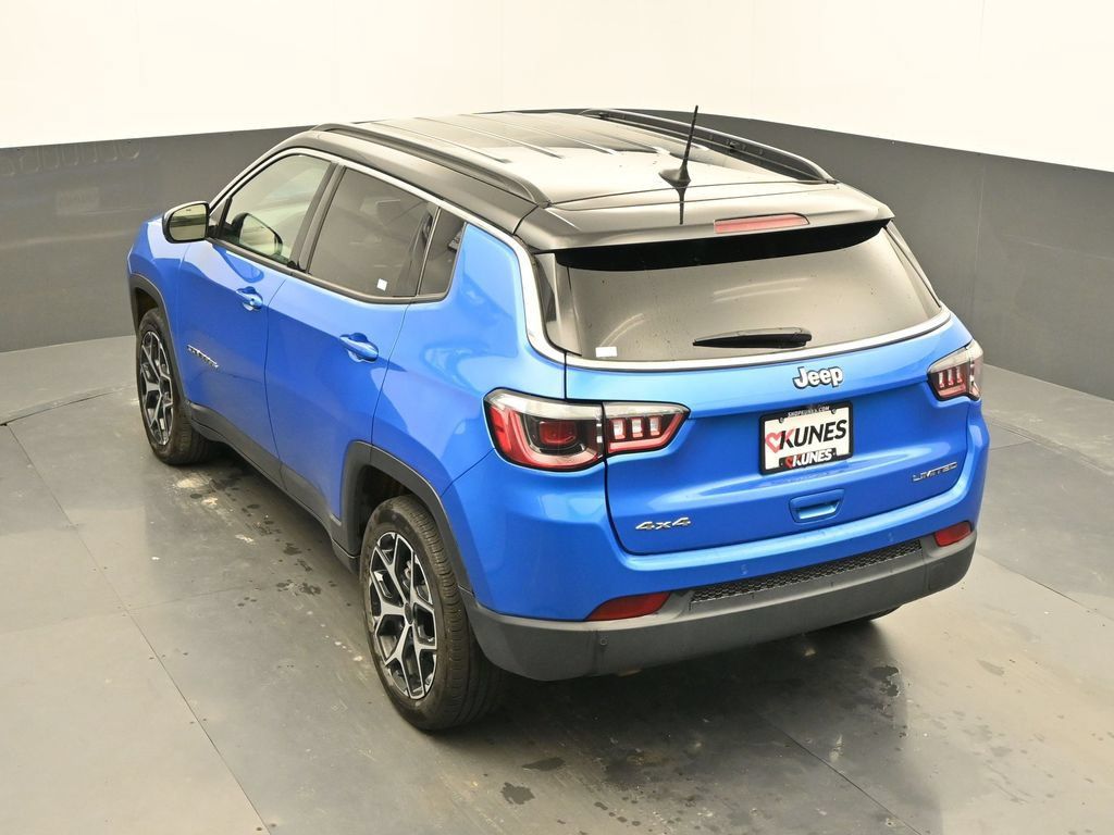 Used 2025 Jeep Compass Limited AWD/4WD image 39