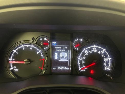 Used 2021 Toyota 4Runner SR5 Premium w/ Moonroof Package AWD/4WD image 19