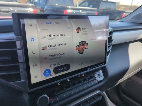 Used 2024 Toyota Tundra Limited image 17