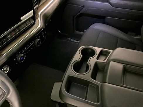 Used 2023 Chevrolet Silverado 1500 LT AWD/4WD image 17