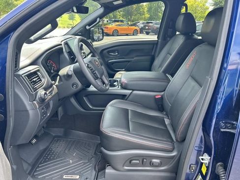 Used 2023 Nissan Titan PRO-4X w/ Pro-4x Convenience Package AWD/4WD image 22