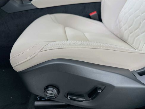 New 2026 Volvo XC90 T8 Plus image 17