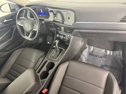 Used 2024 Volkswagen Jetta SE FWD image 11