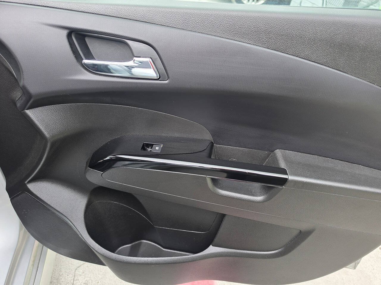 Used 2019 Chevrolet Sonic LT w/ Convenience Package FWD image 28