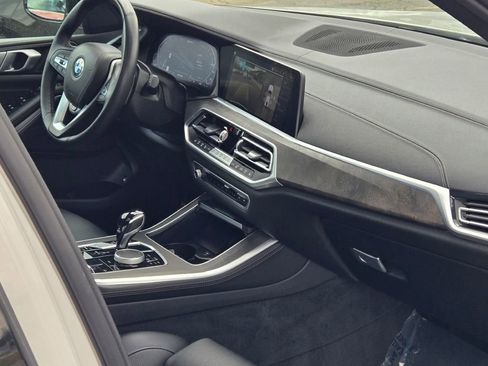 Used 2023 BMW X5 xDrive45e w/ Climate Comfort Package AWD/4WD image 12