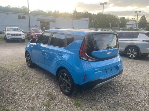 Certified 2025 Kia Soul EX FWD image 3