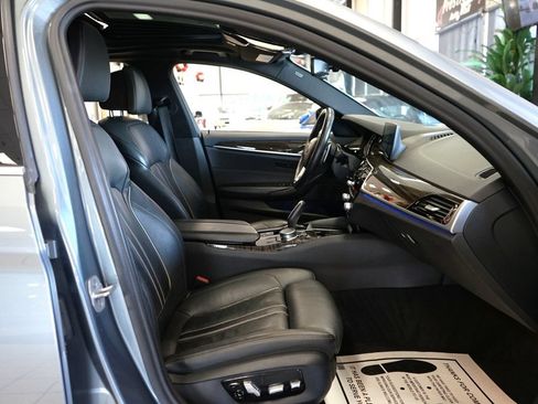 Used 2018 BMW 530i xDrive AWD/4WD image 47