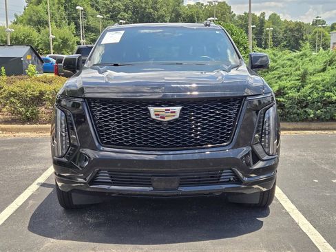 Used 2025 Cadillac Escalade ESV Sport Platinum AWD/4WD image 2